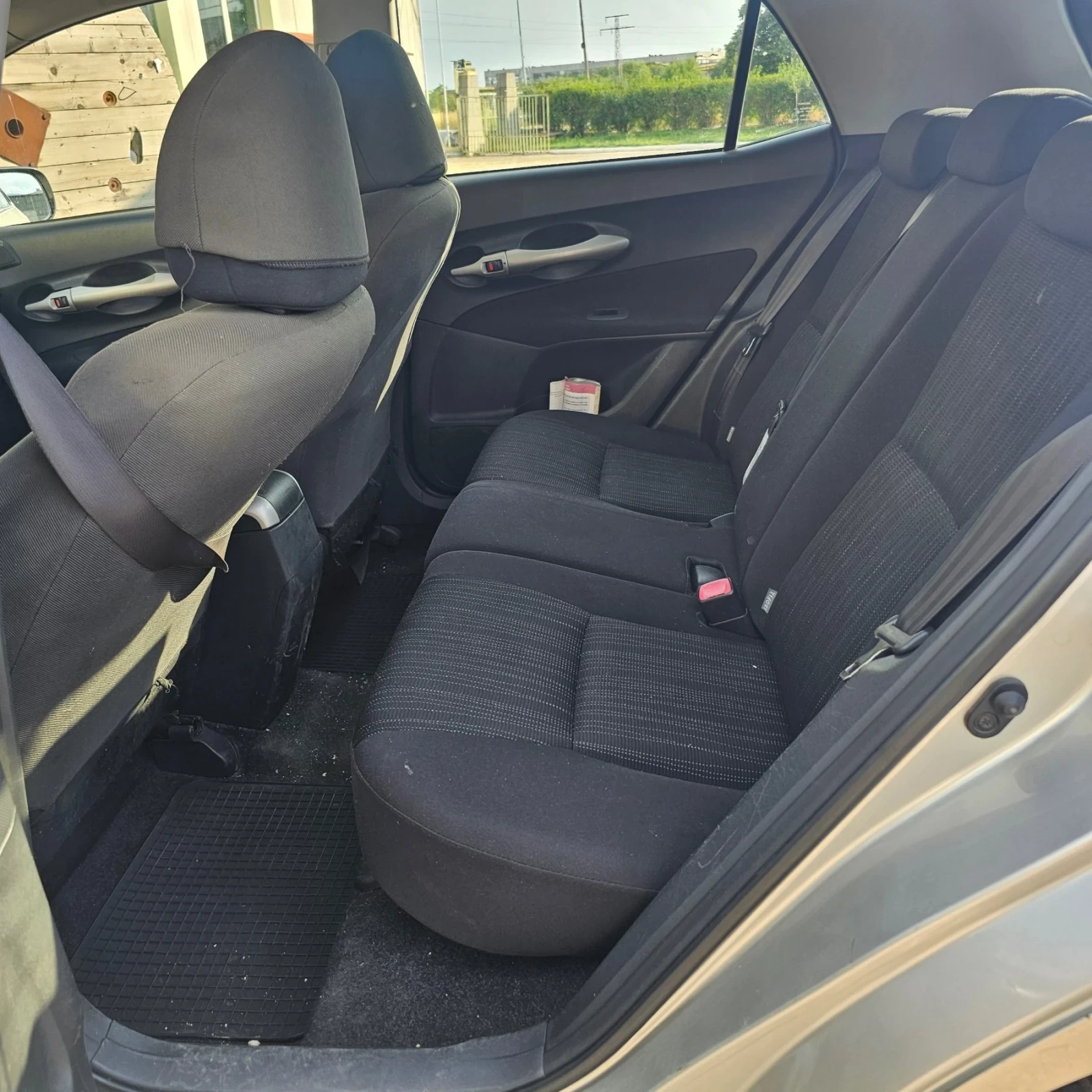 Toyota Auris 1.6 VVTI + LPG, снимка 9 - Автомобили и джипове - 54838201