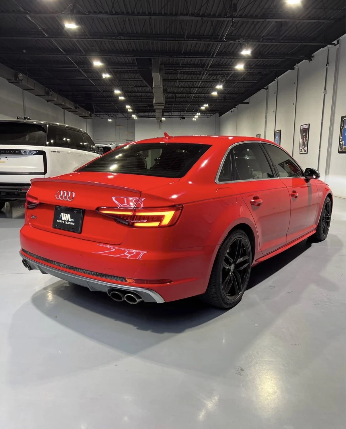 Audi S4 TECHNIK * B&O * MASSAGE * 360 * AMBIENT * CARFAX *, снимка 3 - Автомобили и джипове - 54886797