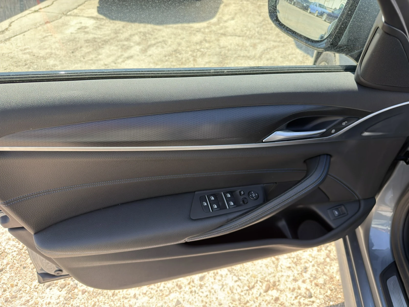 BMW 530 M-pack - X-drive - Laser - Keyless - Harman, снимка 13 - Автомобили и джипове - 55172372