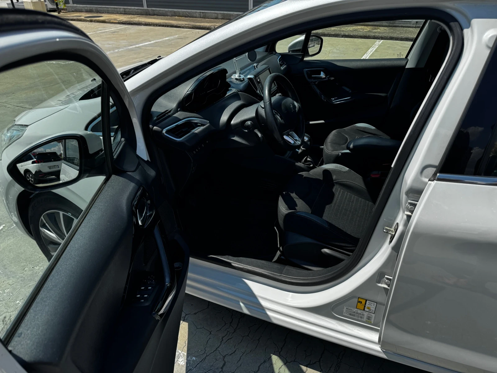 Peugeot 208 1.6 EHDI | Mobile.bg � ����������� 6