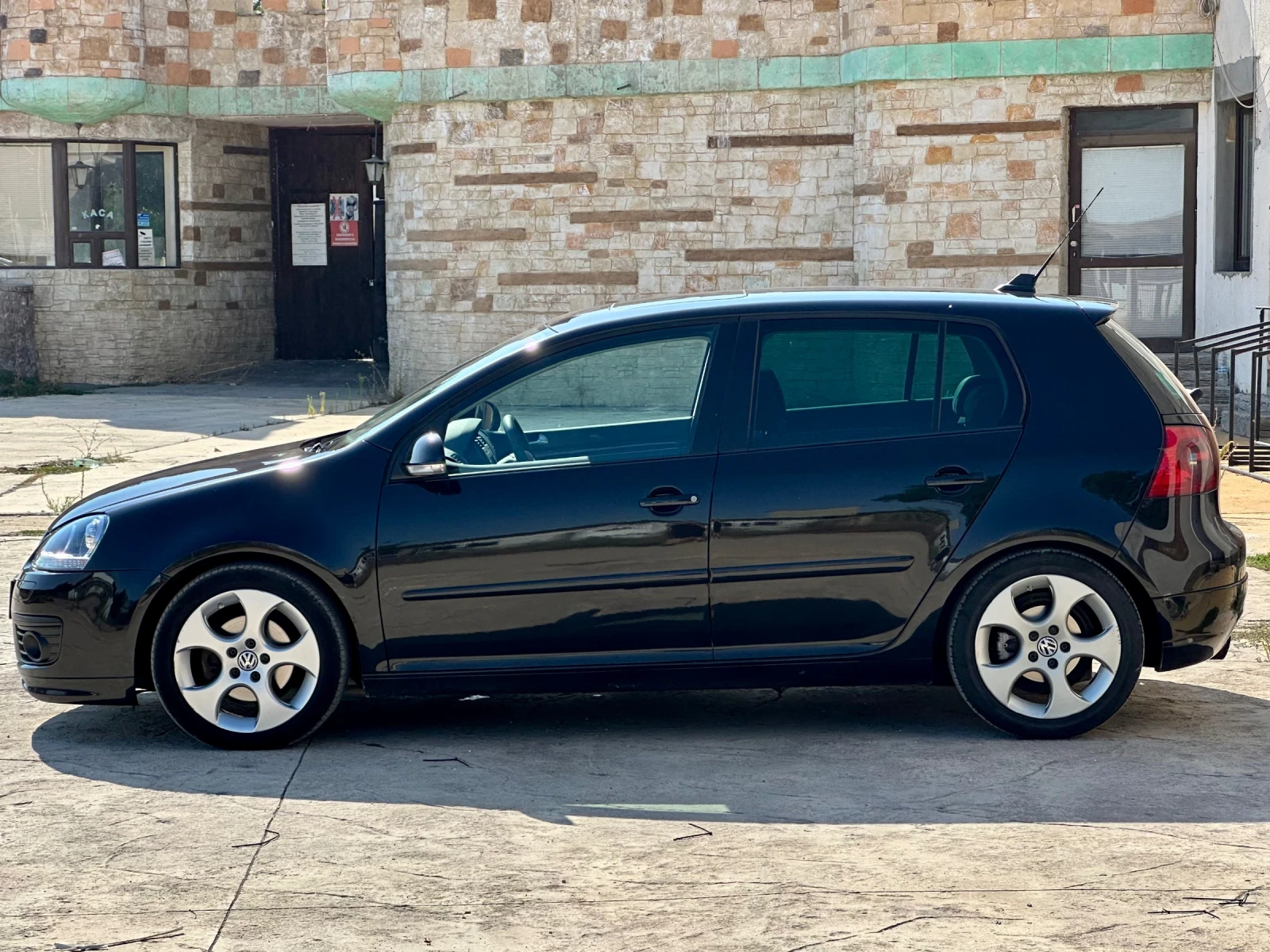 VW Golf 2.0 TDI BMM GT Sport, снимка 7 - Автомобили и джипове - 55803751