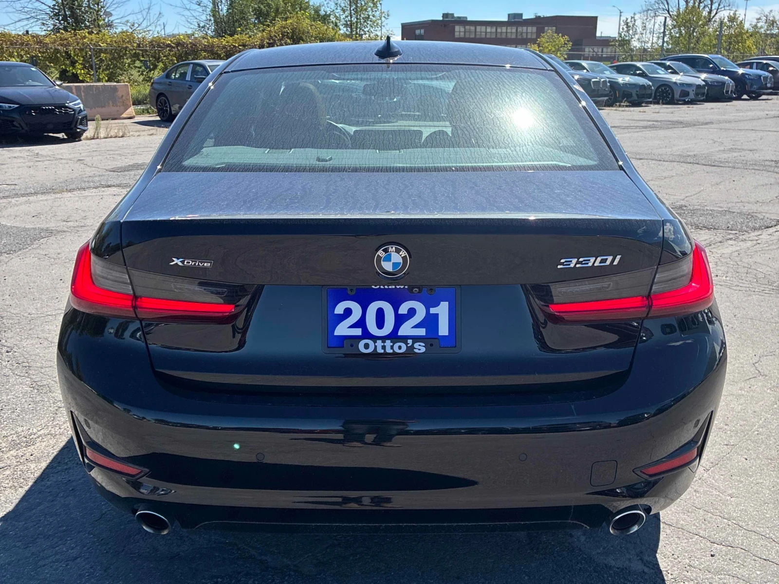 BMW 330 i xDrive | CARFAX | ГЛАВНО ПРЕДСТАВИТЕЛСТВО НА BMW, снимка 5 - Автомобили и джипове - 56134984