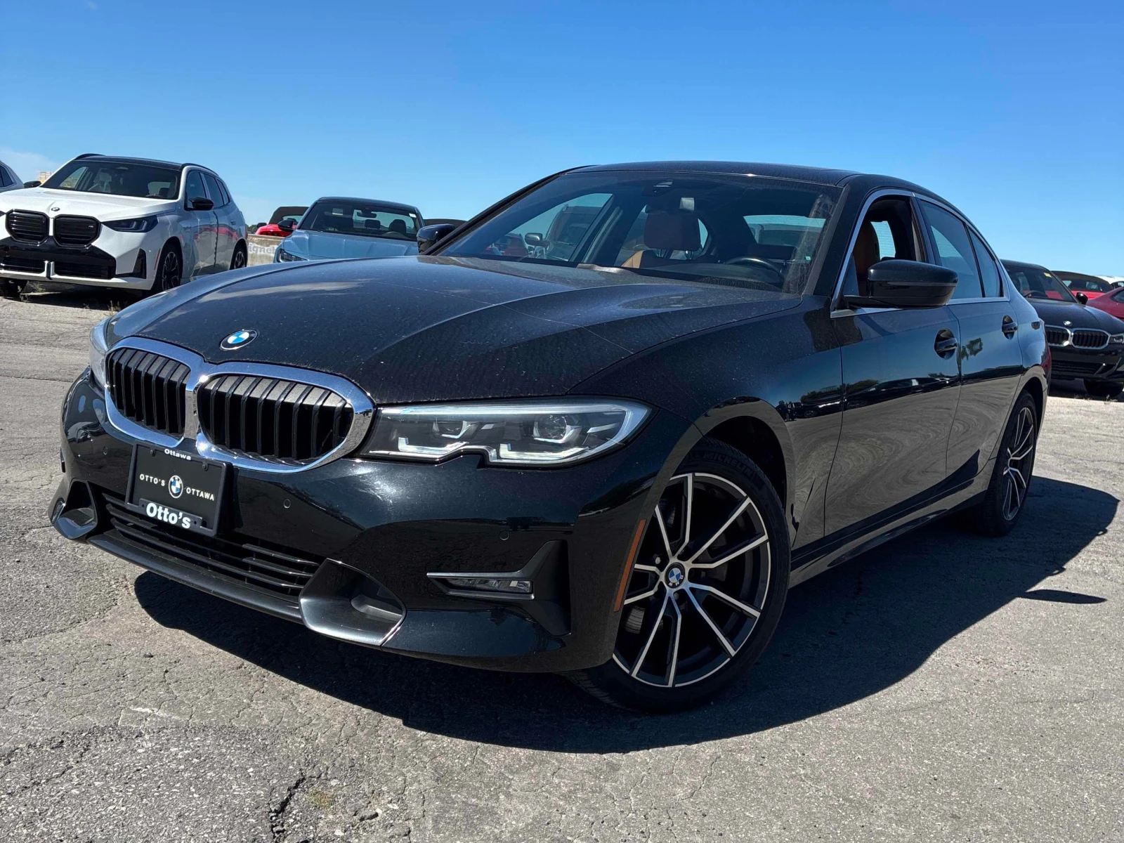 BMW 330 i xDrive | CARFAX | ГЛАВНО ПРЕДСТАВИТЕЛСТВО НА BMW