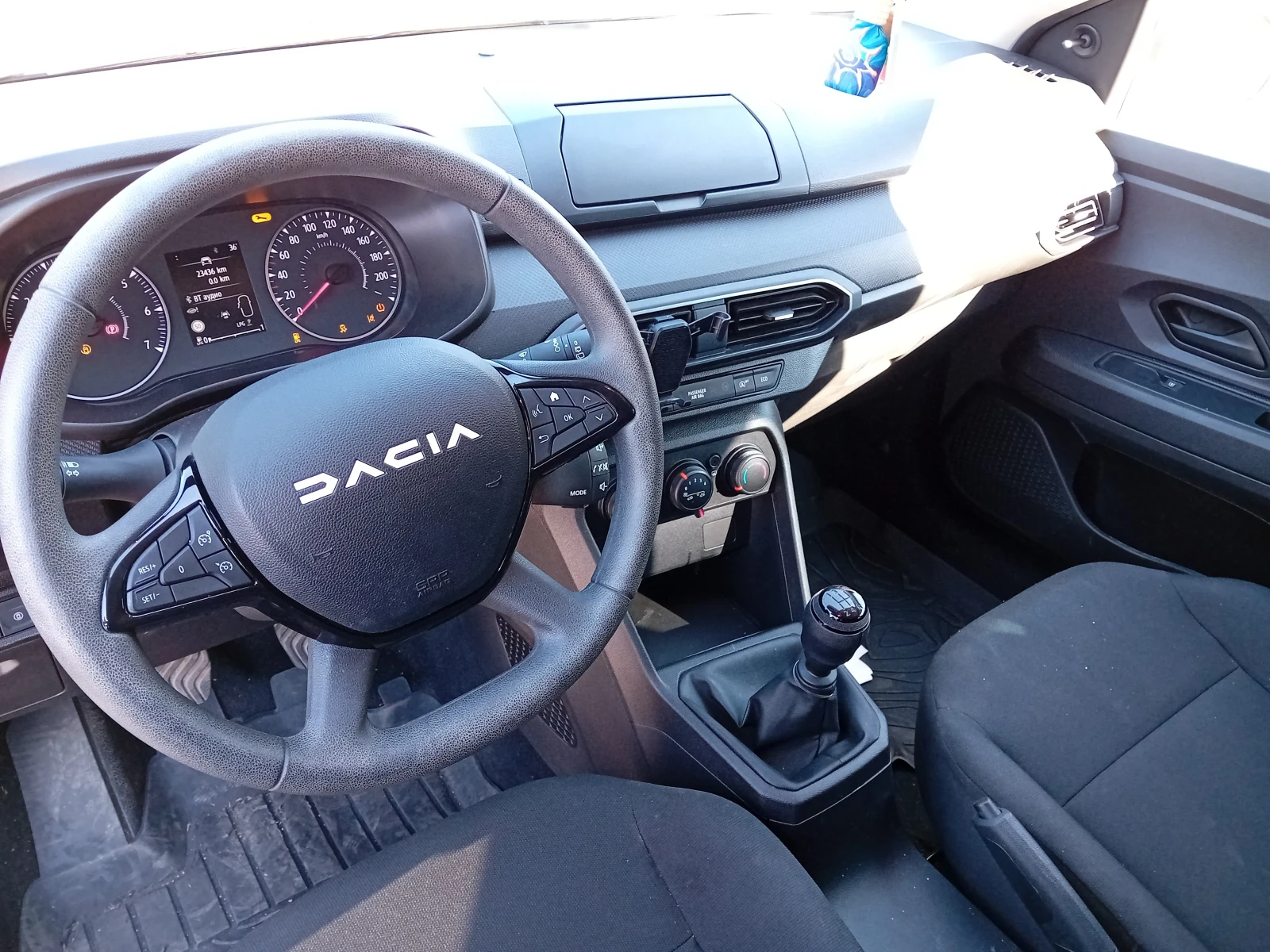 Dacia Sandero, снимка 10 - Автомобили и джипове - 56407218