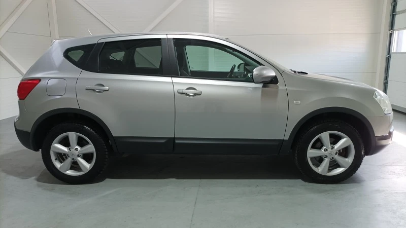 Nissan Qashqai 1.5 dci, снимка 4 - Автомобили и джипове - 41616437