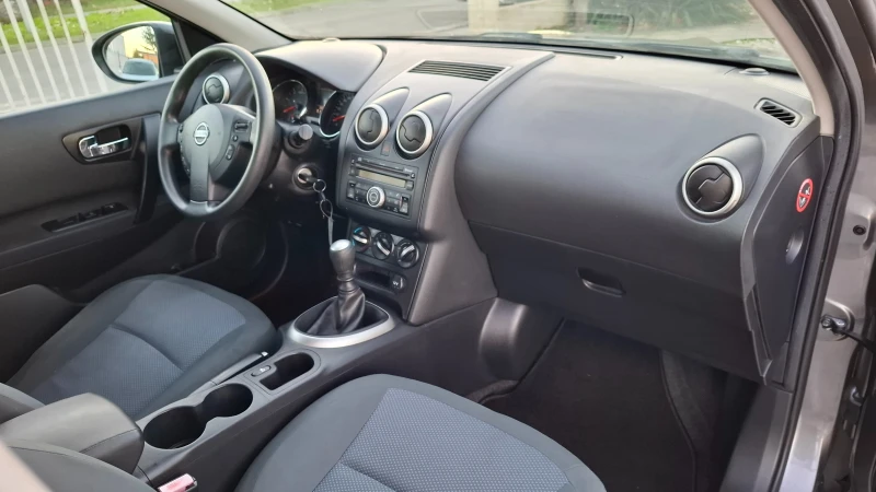Nissan Qashqai 1.5 DCI, снимка 9 - Автомобили и джипове - 52417105