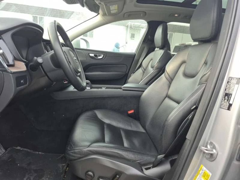 Volvo XC60 PLUS BRIGHT THEME  CARFAX, снимка 5 - Автомобили и джипове - 53565585