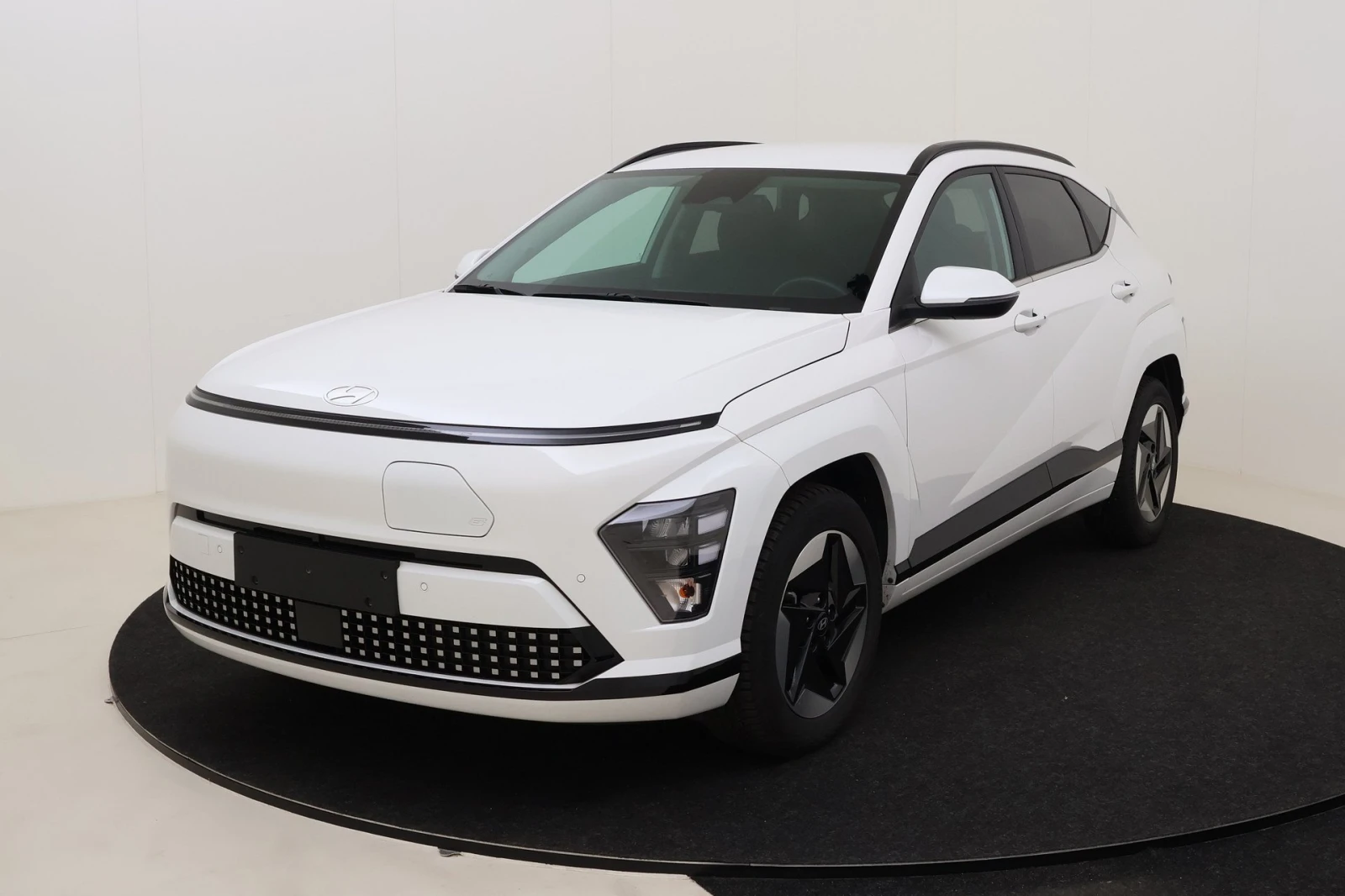 Hyundai Kona 48 kWh, снимка 2 - Автомобили и джипове - 54043041