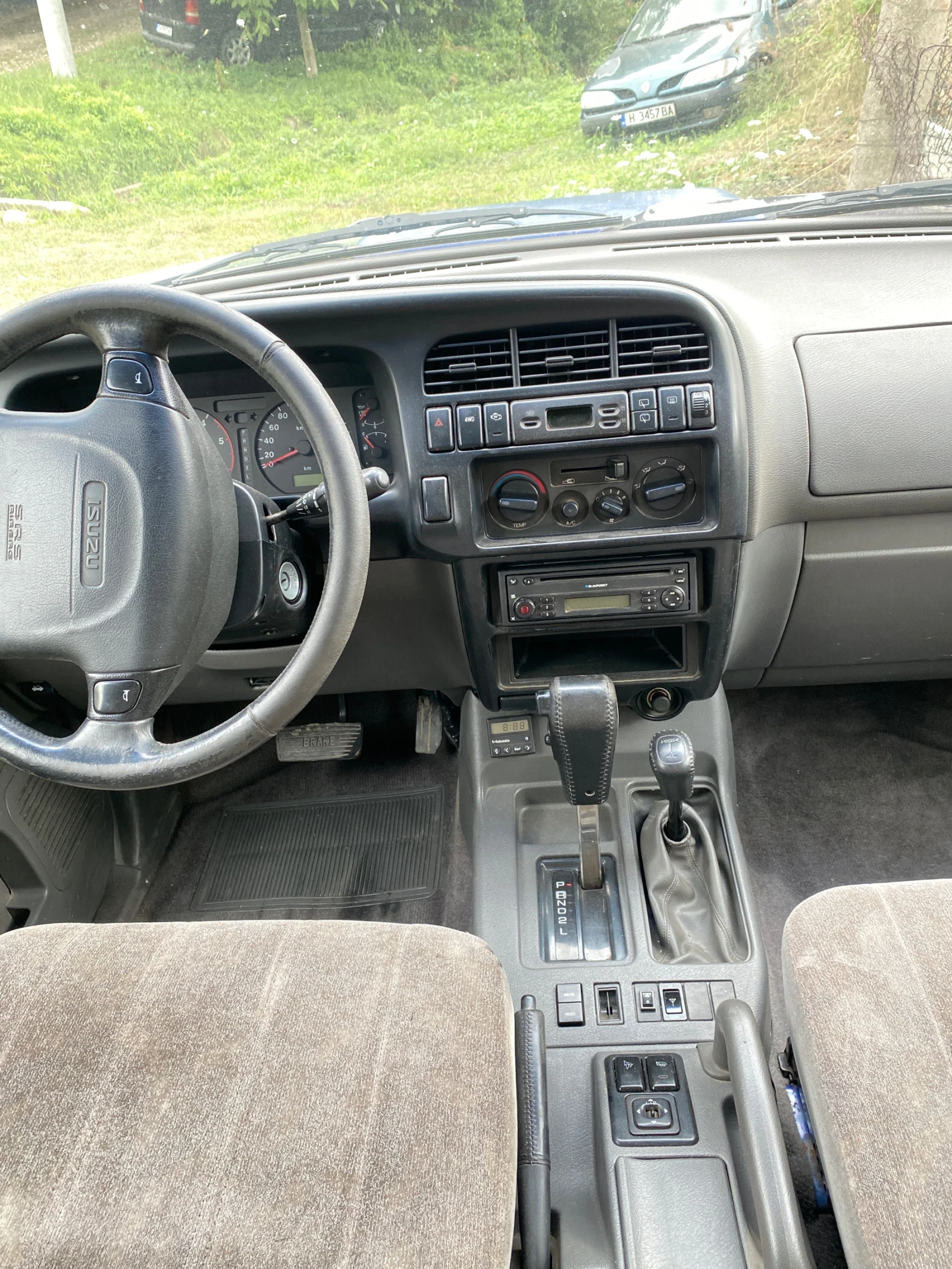 Isuzu Trooper Джип товарен, снимка 6 - Автомобили и джипове - 56239398