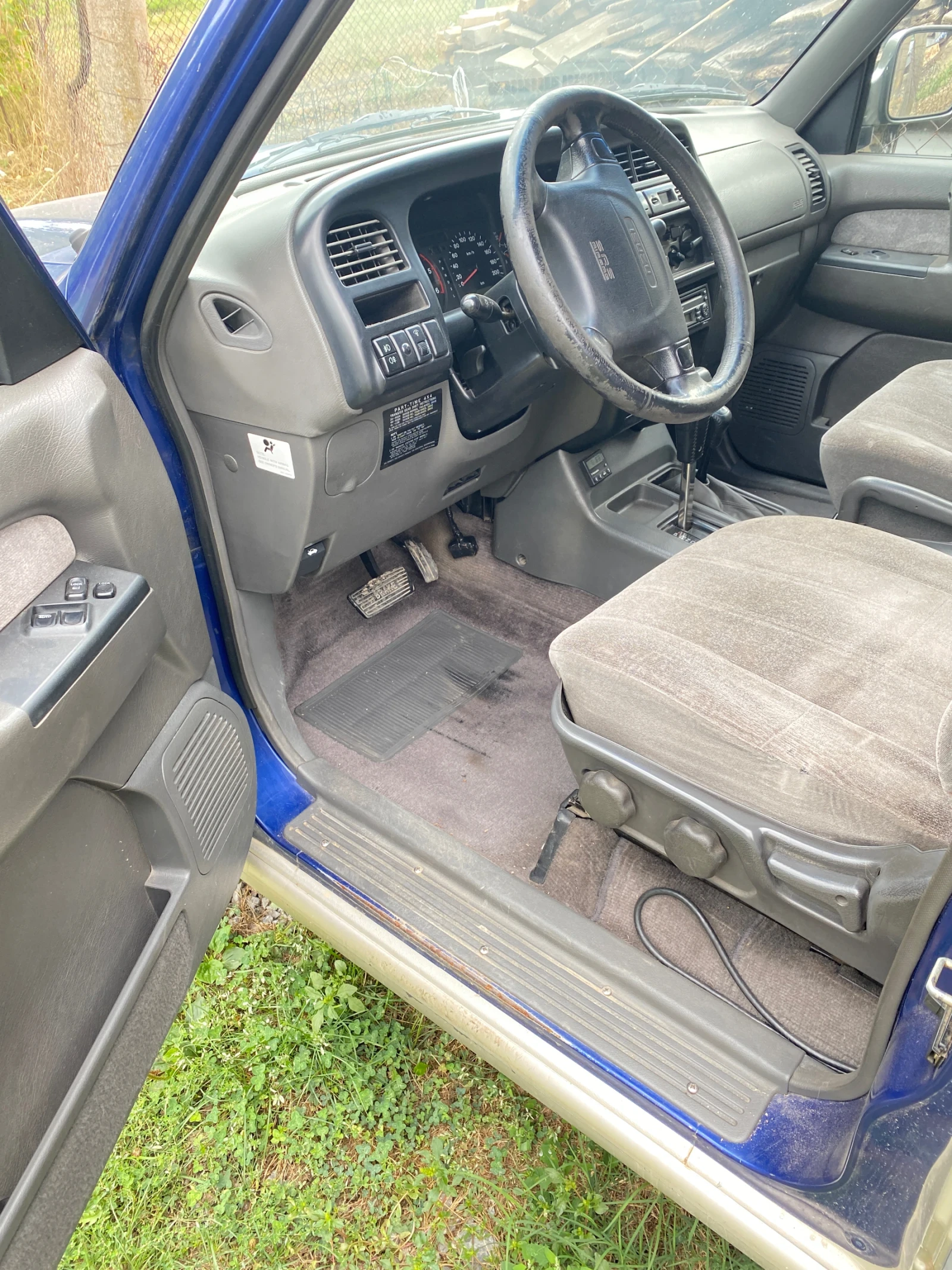 Isuzu Trooper Джип товарен, снимка 5 - Автомобили и джипове - 56239398