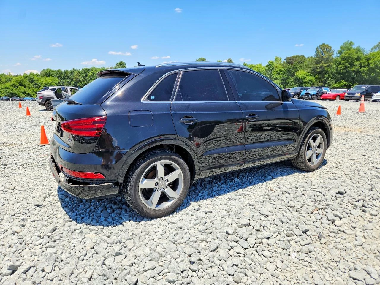 Audi Q3 Premium Plus, снимка 3 - Автомобили и джипове - 56349652