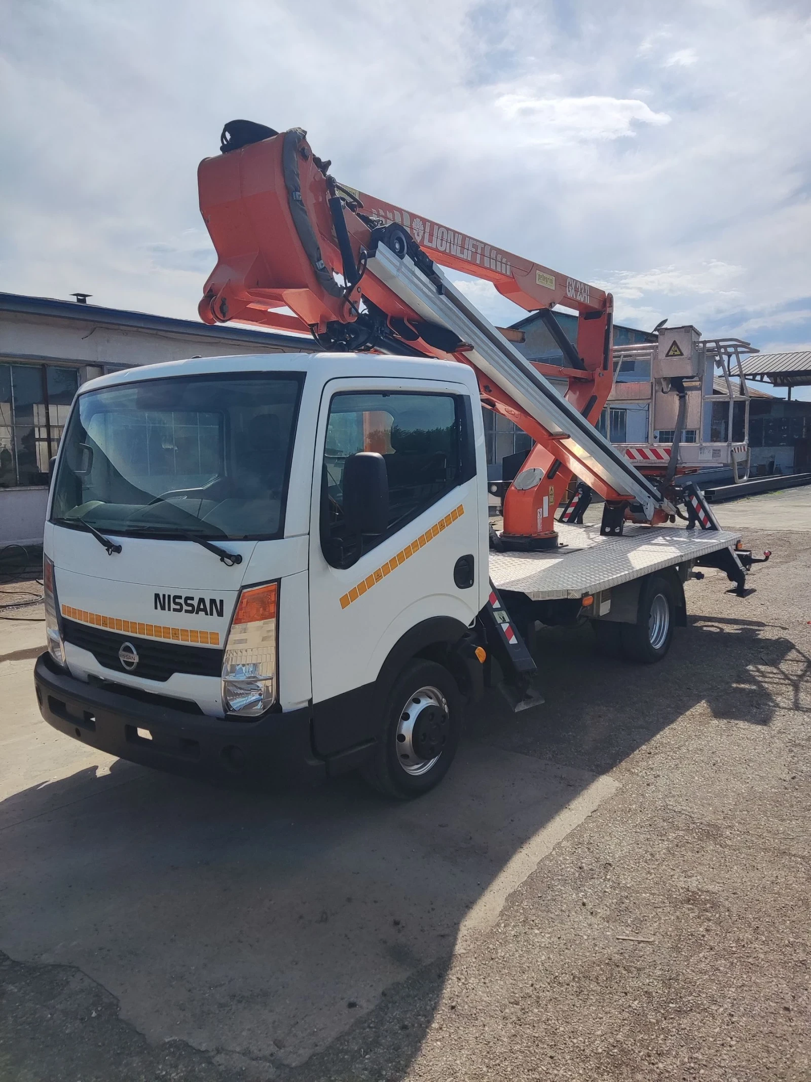 Автовишка Друга марка Nisan    cabstar 23m, снимка 2 - Индустриална техника - 54496560
