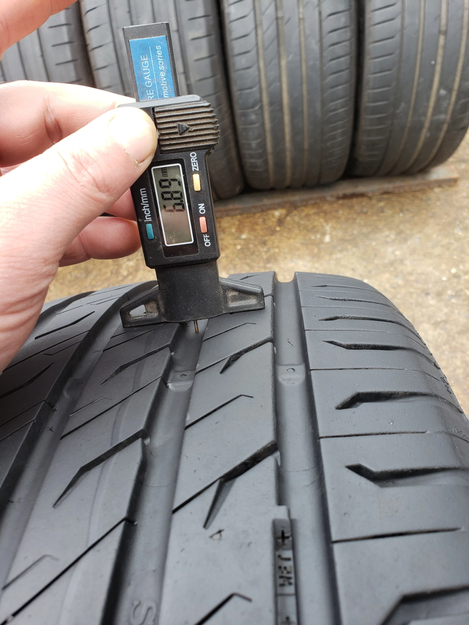 Гуми Летни 235/45R18, снимка 8 - Гуми и джанти - 54079089