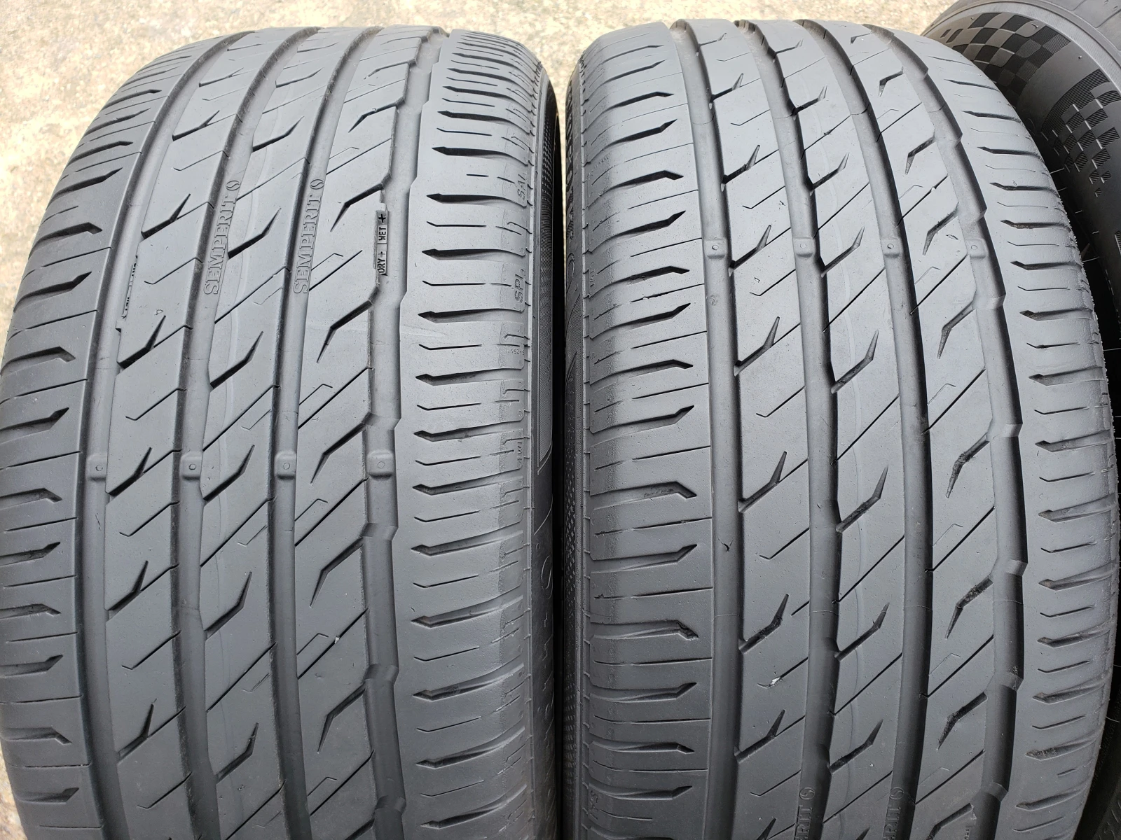 Гуми Летни 235/45R18, снимка 2 - Гуми и джанти - 54079089