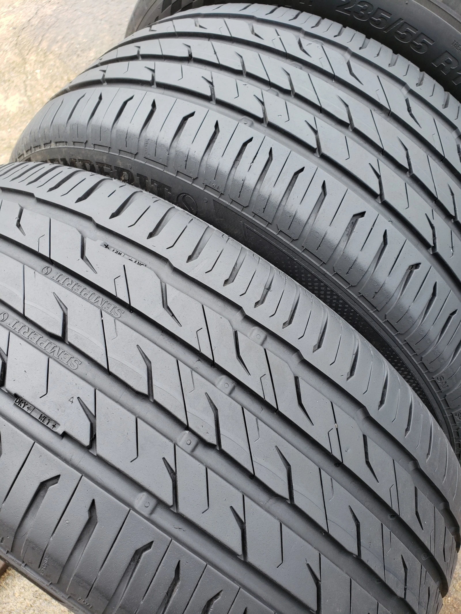 Гуми Летни 235/45R18, снимка 3 - Гуми и джанти - 54079089