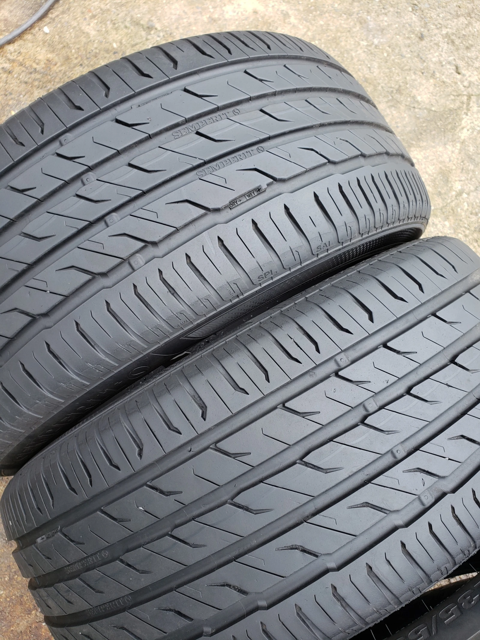 Гуми Летни 235/45R18, снимка 4 - Гуми и джанти - 54079089