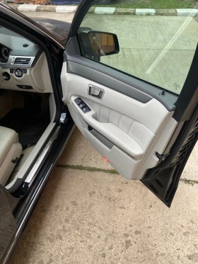 Mercedes-Benz E 220, снимка 16