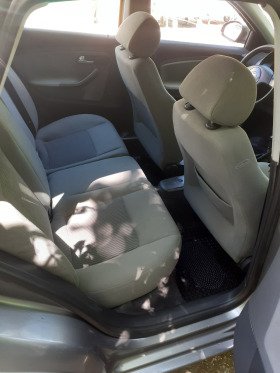 Seat Ibiza 1.4i , снимка 9 - Автомобили и джипове - 45283424