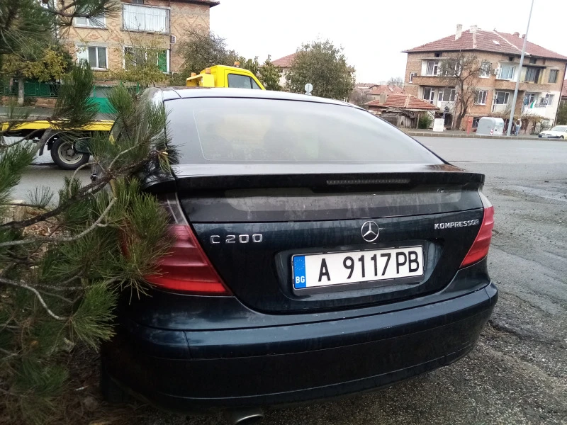 Mercedes-Benz C 220, снимка 4 - Автомобили и джипове - 31473117