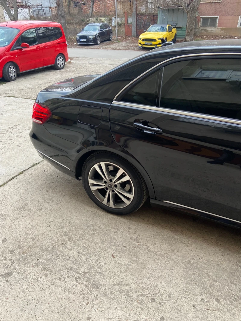 Mercedes-Benz E 220, снимка 15 - Автомобили и джипове - 52114654