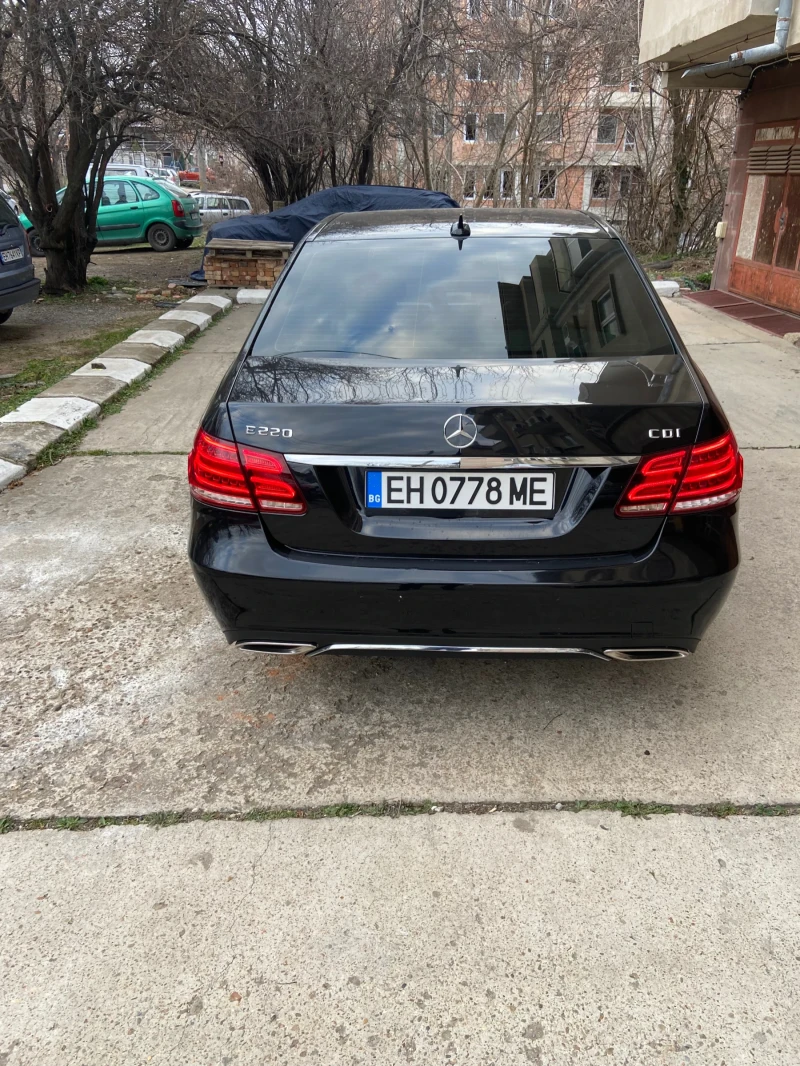Mercedes-Benz E 220, снимка 3 - Автомобили и джипове - 52114654