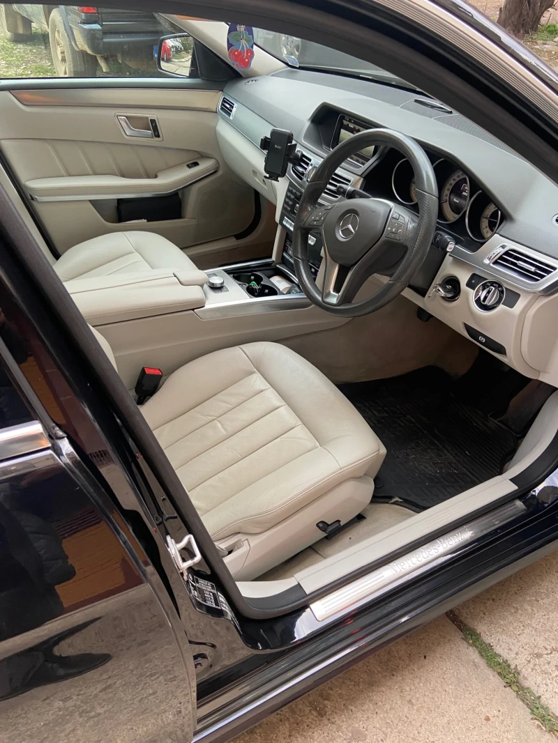 Mercedes-Benz E 220, снимка 17 - Автомобили и джипове - 52114654