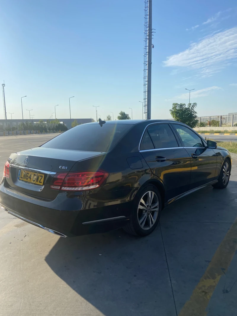 Mercedes-Benz E 220, снимка 7 - Автомобили и джипове - 47032411