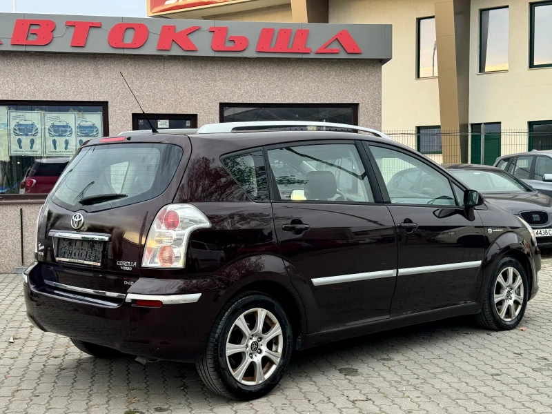 Toyota Corolla verso 2.2 D-4D, снимка 4 - Автомобили и джипове - 47277537