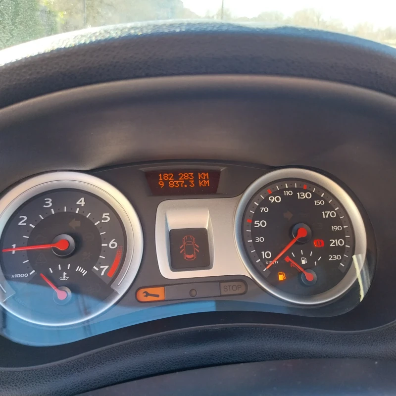 Renault Clio 1.2benzin, снимка 11 - Автомобили и джипове - 48390699