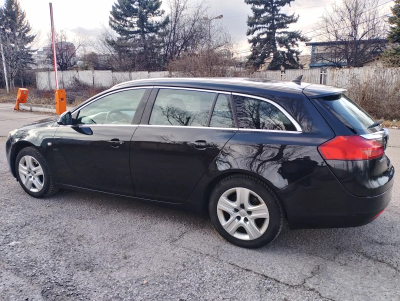 Opel Insignia Sport Tourer , снимка 7 - Автомобили и джипове - 49020411