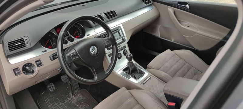 VW Passat * 4-MOTION* , снимка 10 - Автомобили и джипове - 49318610