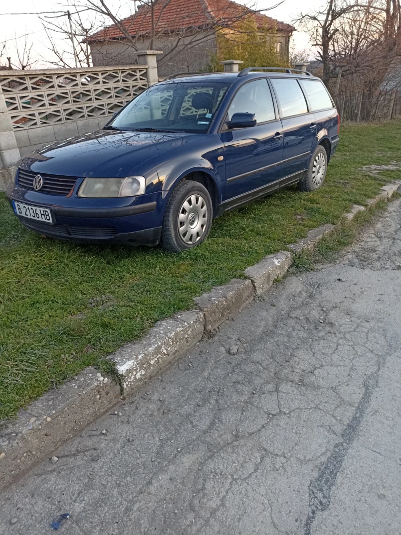 VW Passat, снимка 1 - Автомобили и джипове - 49421887