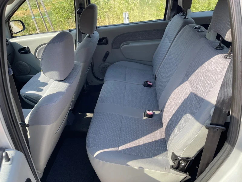 Dacia Logan 1.6/Климатик, снимка 7 - Автомобили и джипове - 51190032