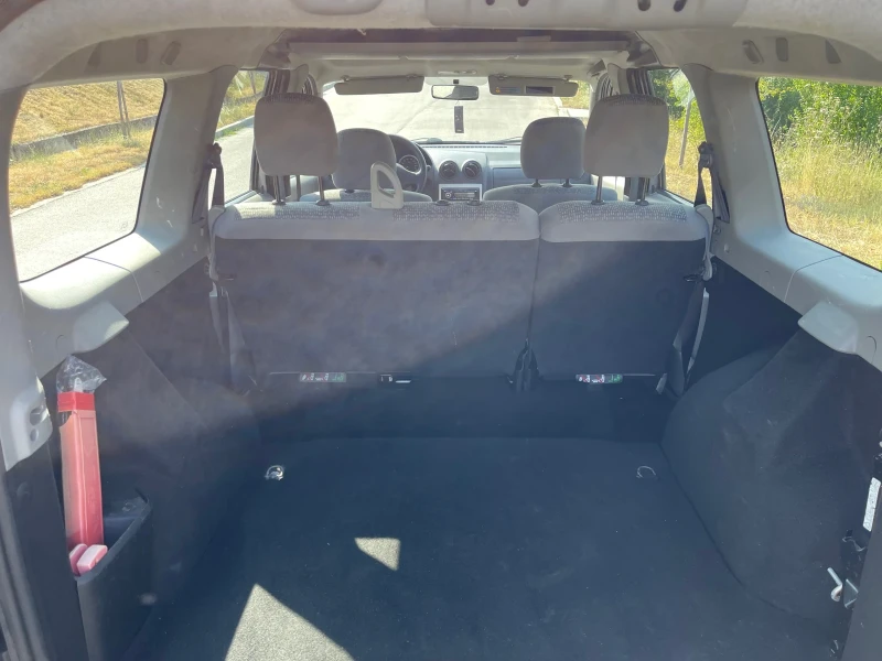 Dacia Logan 1.6/Климатик, снимка 10 - Автомобили и джипове - 51190032