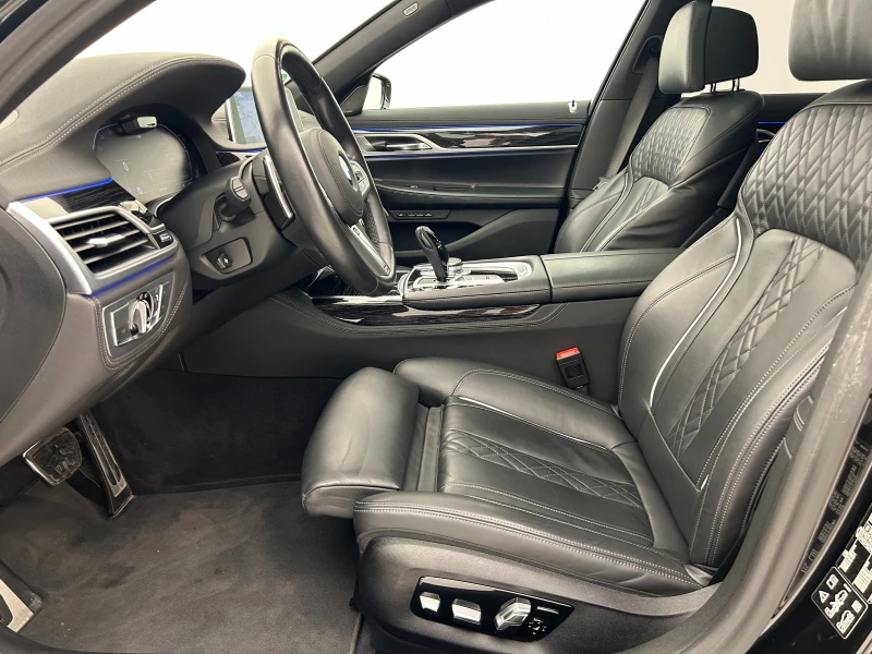BMW 730 xDrive30d M Sport, снимка 8 - Автомобили и джипове - 51513808