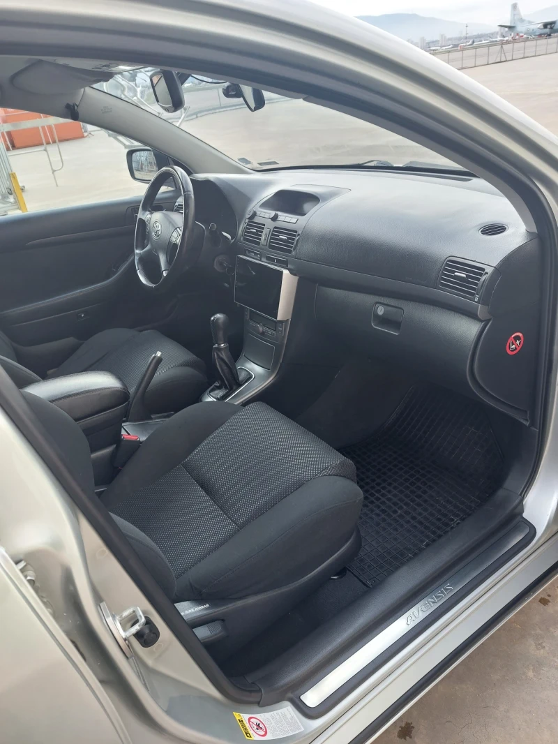 Toyota Avensis, снимка 17 - Автомобили и джипове - 52551658