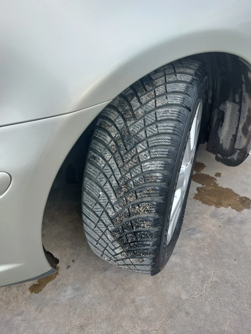 Toyota Avensis, снимка 11 - Автомобили и джипове - 52551658