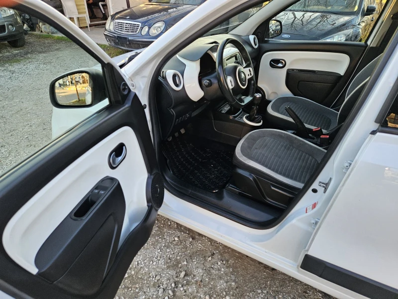 Renault Clio FACELIFT LED NAVI EURO6, снимка 10 - Автомобили и джипове - 52771271