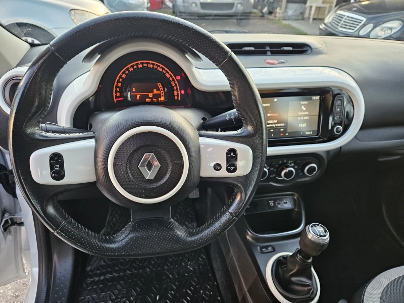 Renault Clio FACELIFT LED NAVI EURO6, снимка 12 - Автомобили и джипове - 52771271
