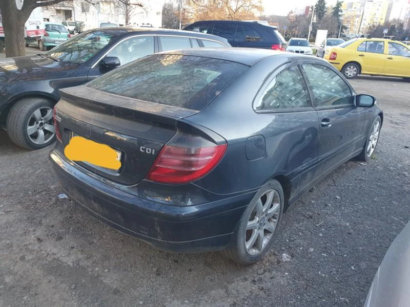 Mercedes-Benz C 220, снимка 9 - Автомобили и джипове - 31473117