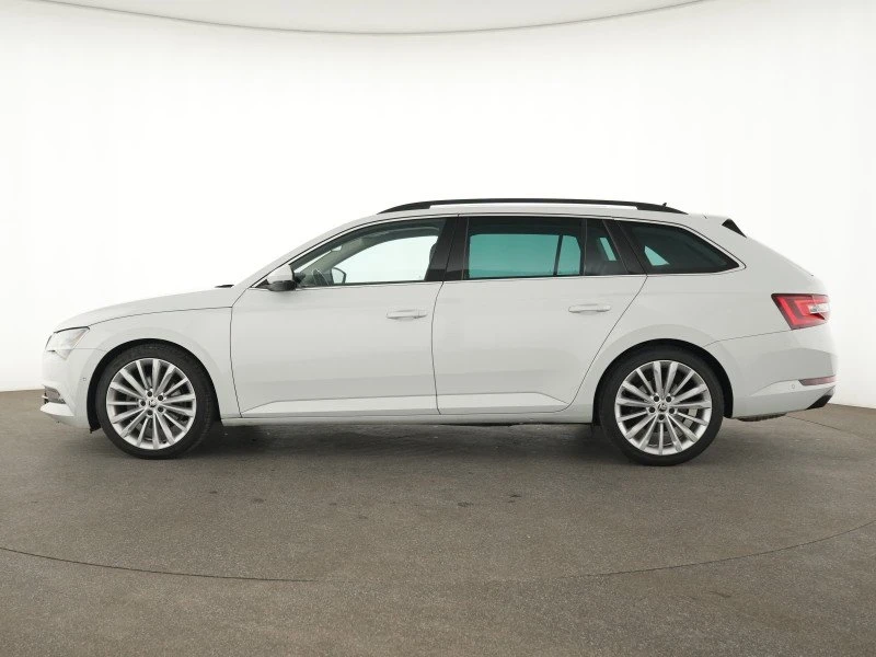 Skoda Superb ОЧАКВАН ВНОС* КАТО НОВА* 2.0 TDI 190к.с. , снимка 11 - Автомобили и джипове - 53169892