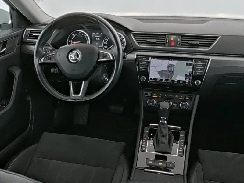 Skoda Superb ОЧАКВАН ВНОС* КАТО НОВА* 2.0 TDI 190к.с. , снимка 15 - Автомобили и джипове - 53169892