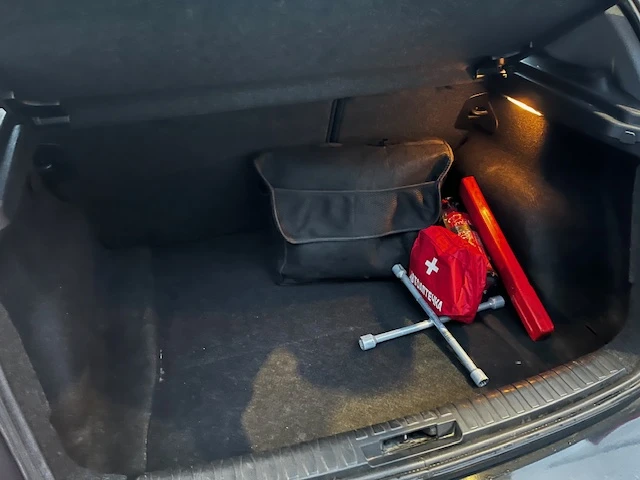 BMW 120 D, снимка 15 - Автомобили и джипове - 53495258