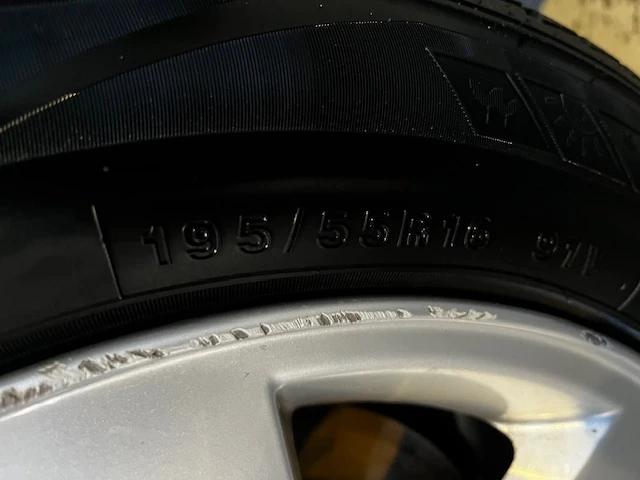 BMW 120 D, снимка 8 - Автомобили и джипове - 53495258