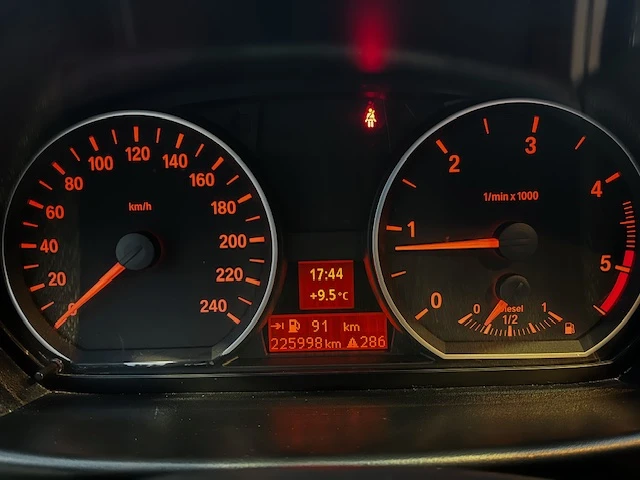 BMW 120 D, снимка 11 - Автомобили и джипове - 53495258