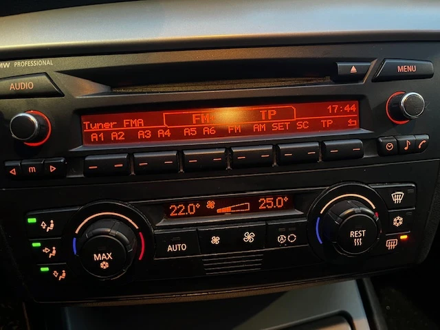 BMW 120 D, снимка 12 - Автомобили и джипове - 53495258