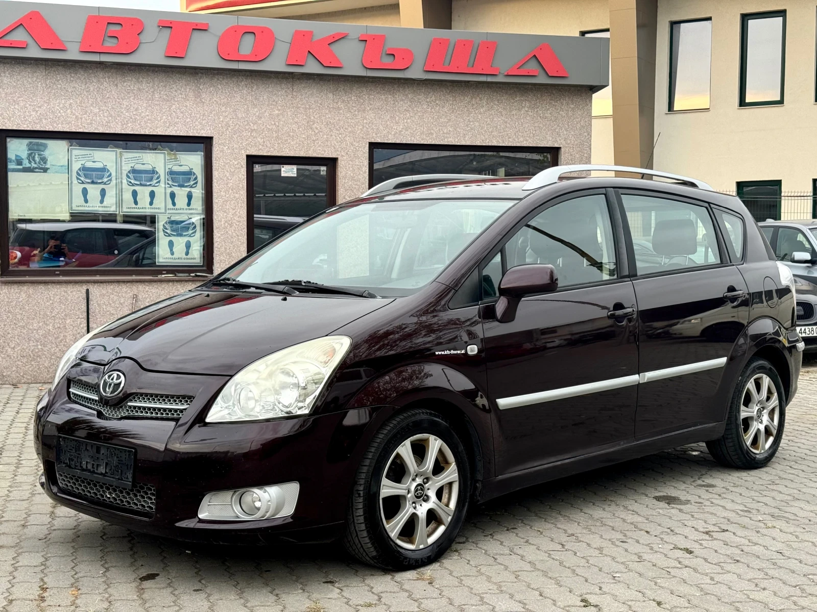 Toyota Corolla verso 2.2 D-4D - изображение 2