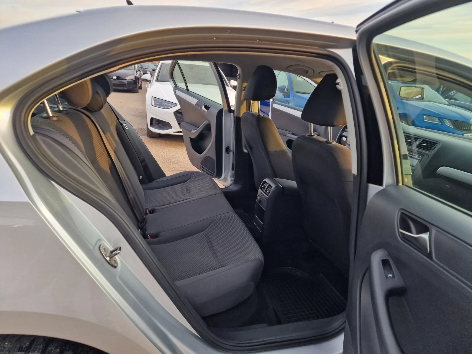 VW Jetta 1.2TSI | Mobile.bg — изображение 15