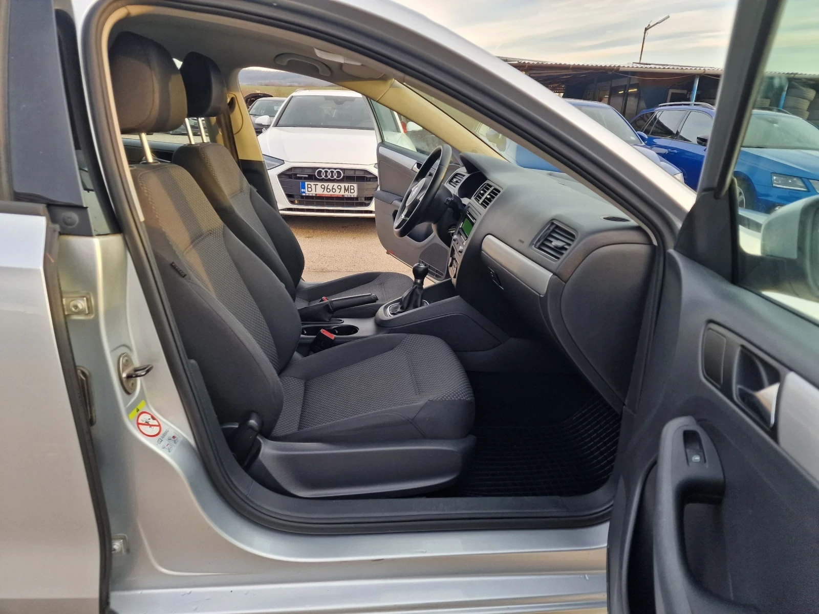 VW Jetta 1.2TSI | Mobile.bg — изображение 13