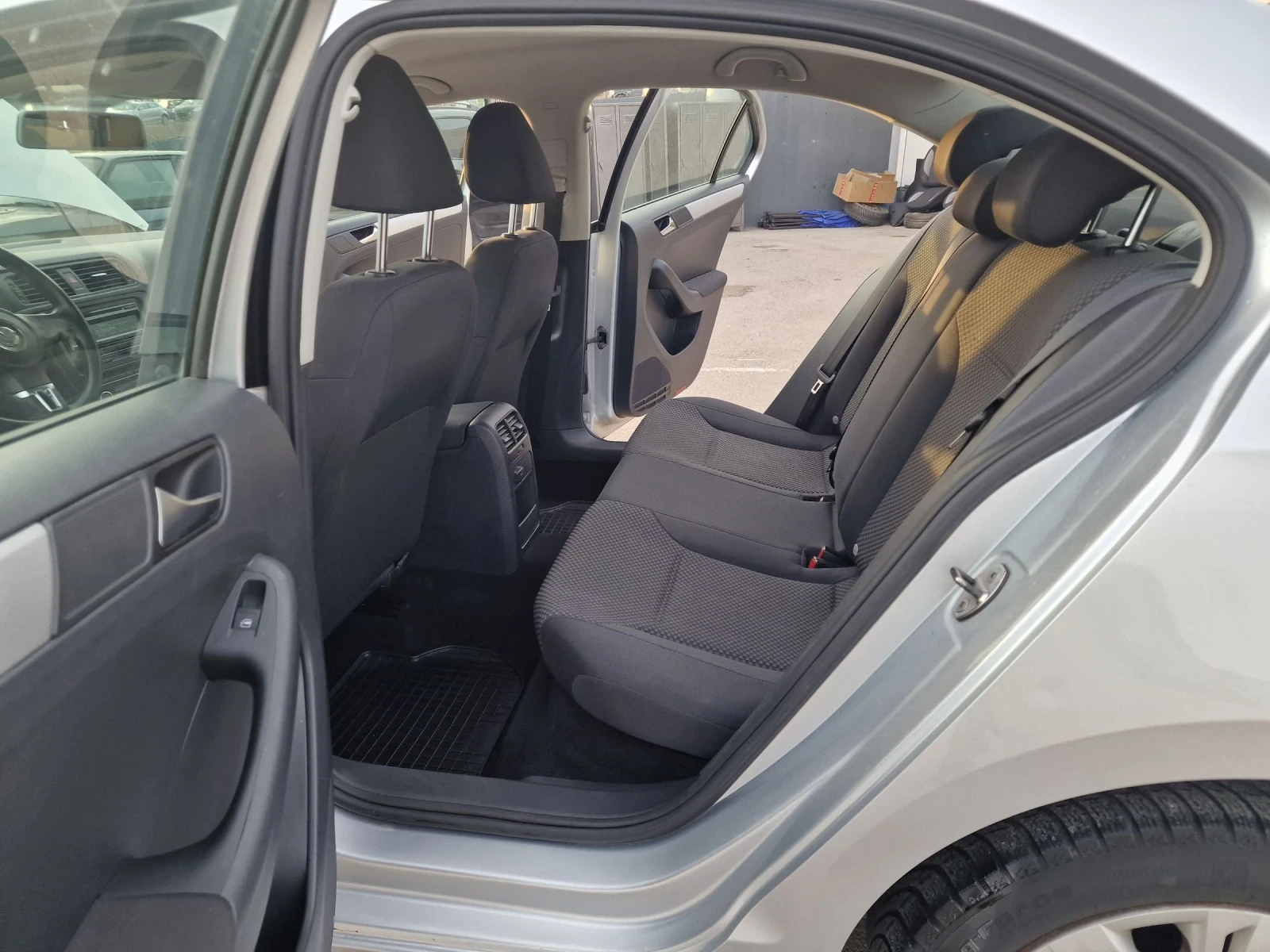 VW Jetta 1.2TSI | Mobile.bg — изображение 14